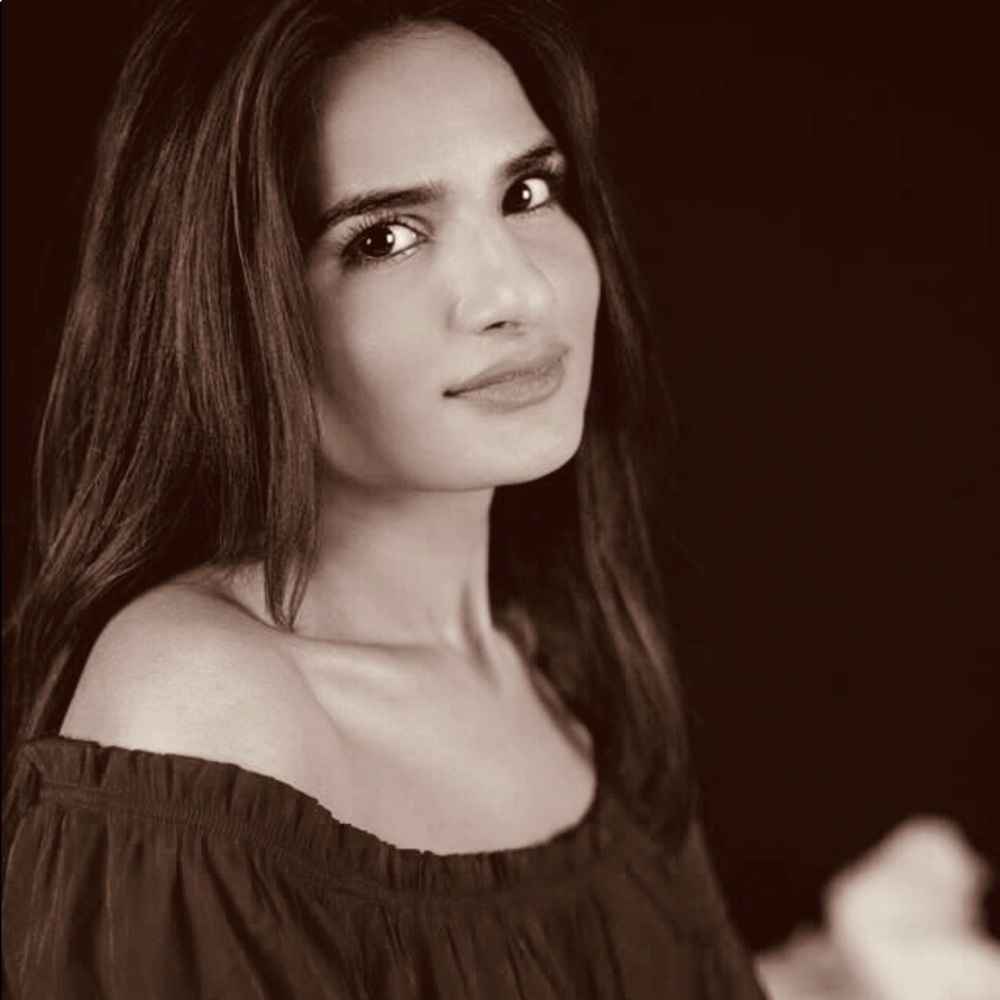 Meet Your Posher, Fiza